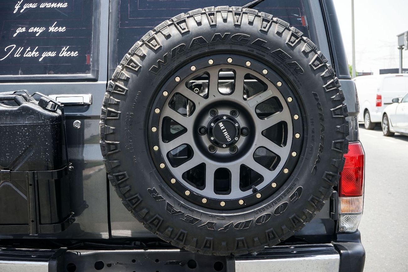 Toyota Land Cruiser 70