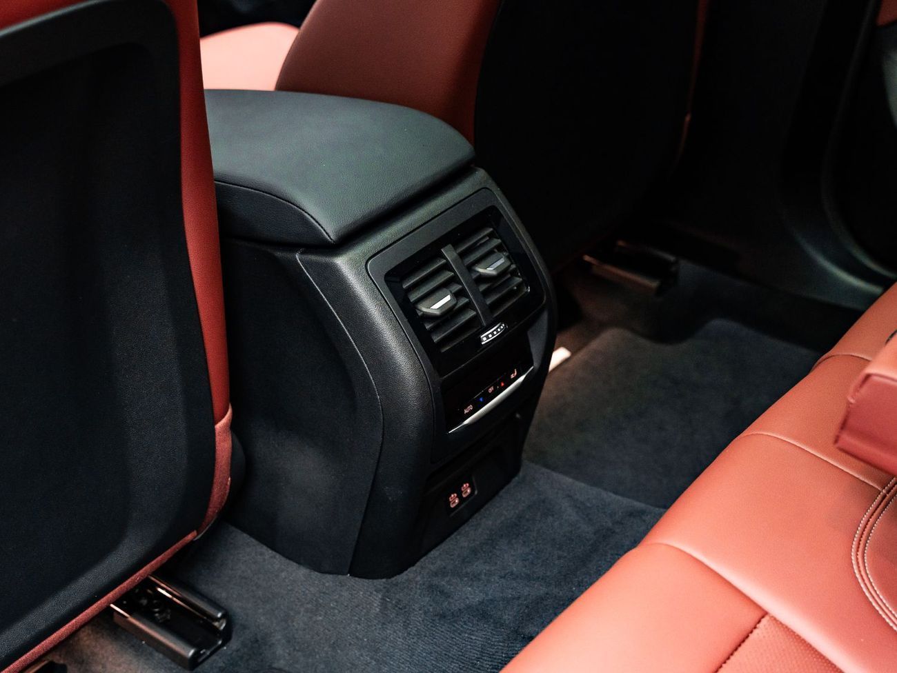 بي أم دبليو X4 xDrive 30i M Sport 2.0L