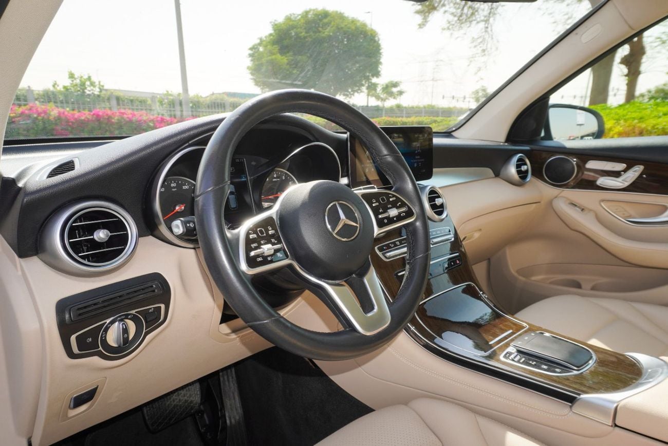 مرسيدس بنز GLC 300 AMG 2.0L