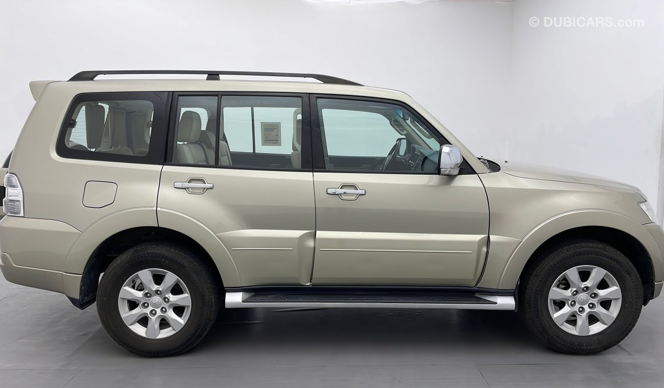 Mitsubishi Pajero GLS MIDLINE WITH SUNROOF 3.5 | Under Warranty | Inspected on 150+ parameters