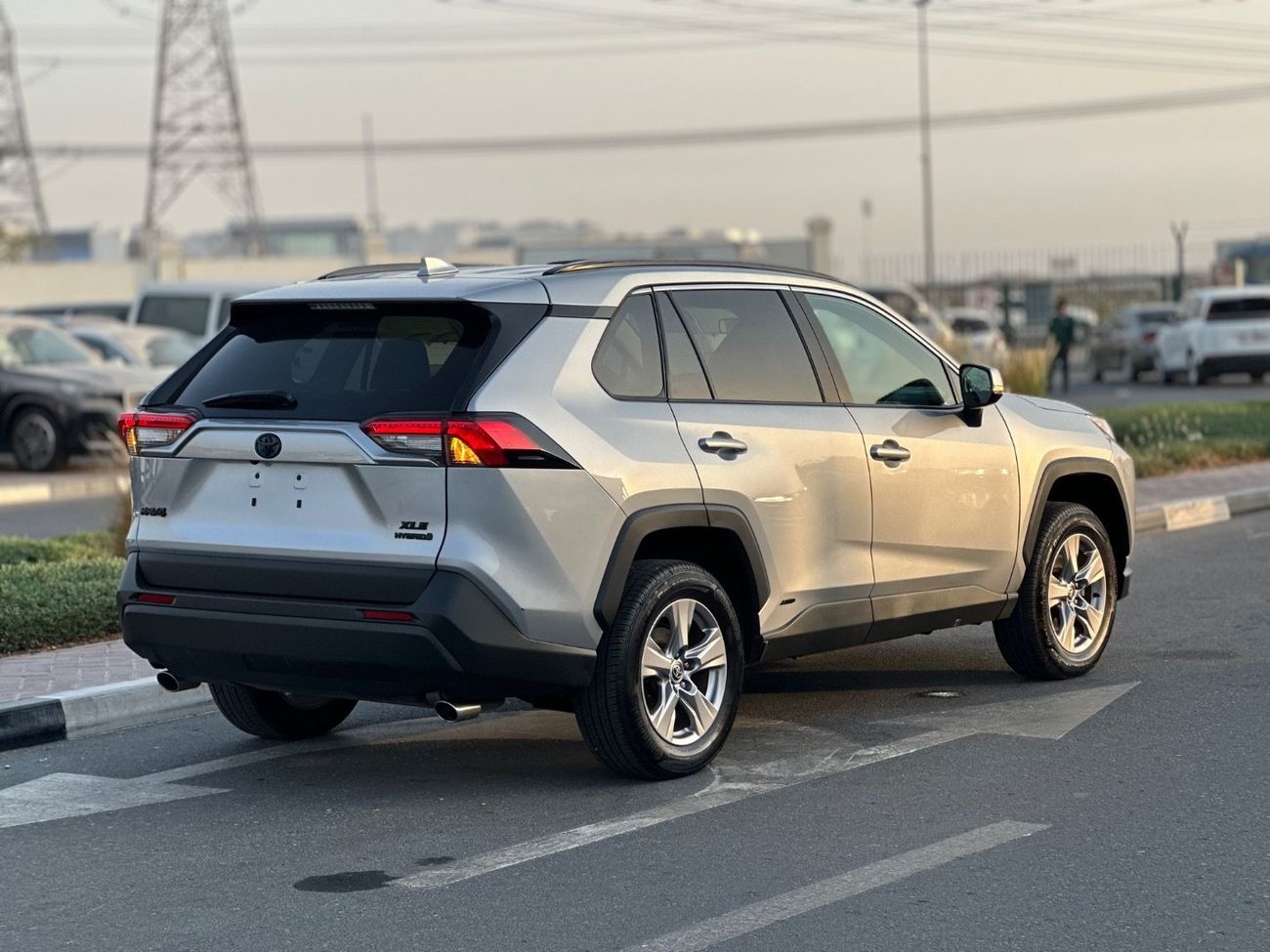 تويوتا راف ٤ XLE 2.5L