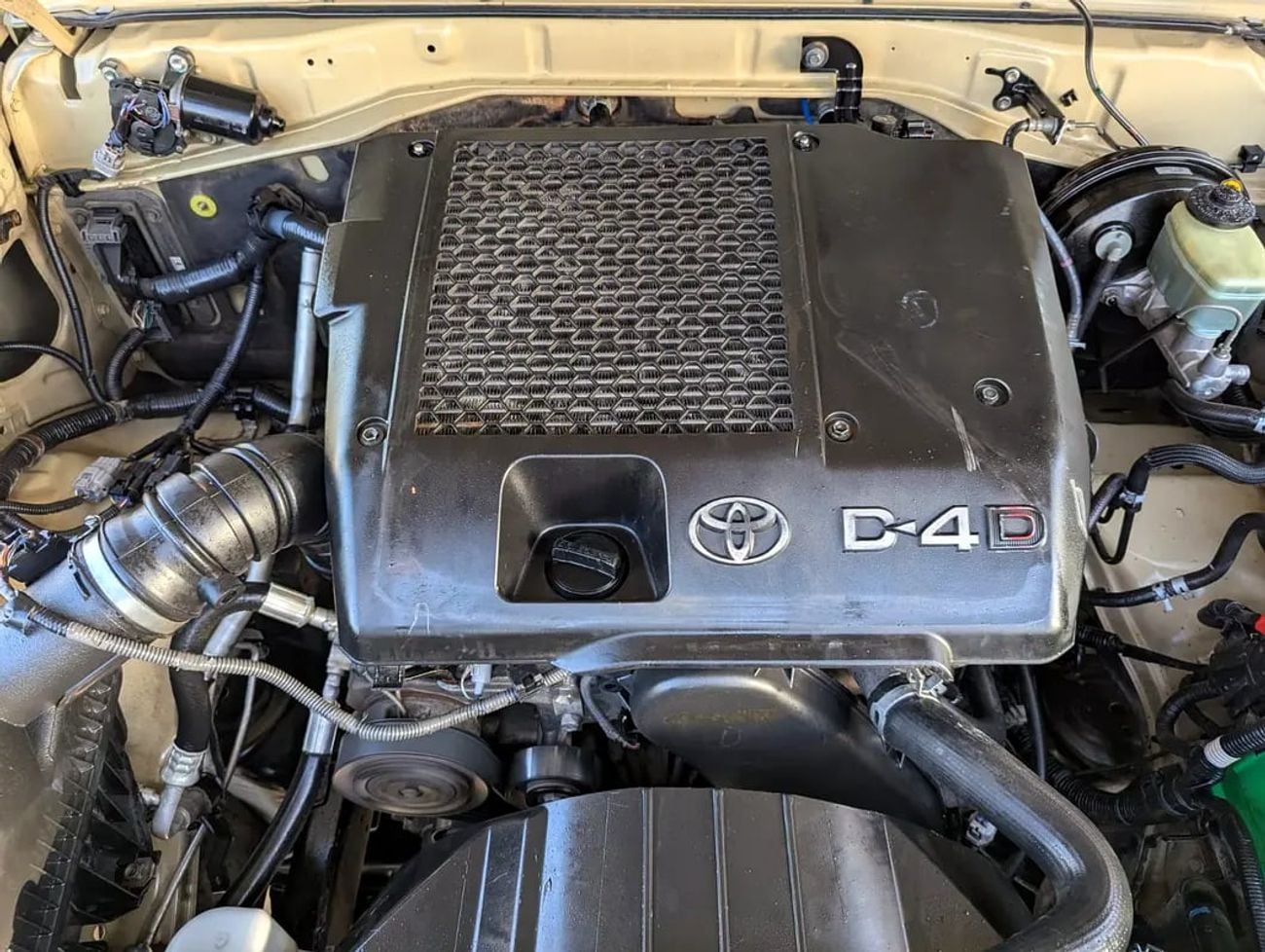تويوتا لاند كروزر 70 LAND CRUISER 76 SERIES DIESEL GCC IN EXCELLENT CONDITION