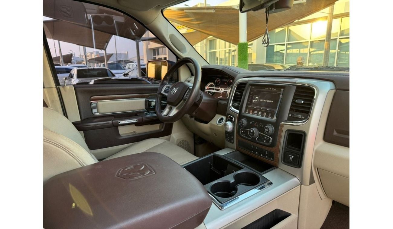 RAM 1500 Laramie Crew Cab 5.7L