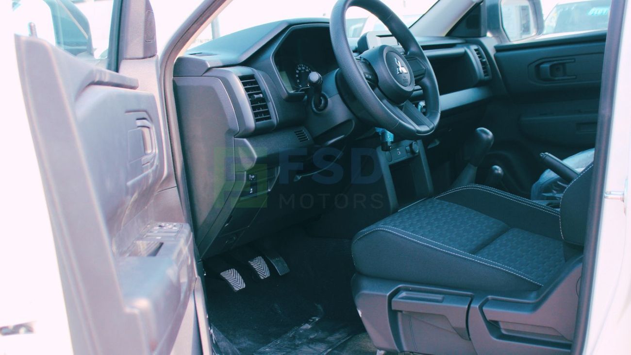 Mitsubishi L200 Mitsubishi L200 2.4L Petrol GLS DCAB 4WD 5MT Chrome Package MY-2025