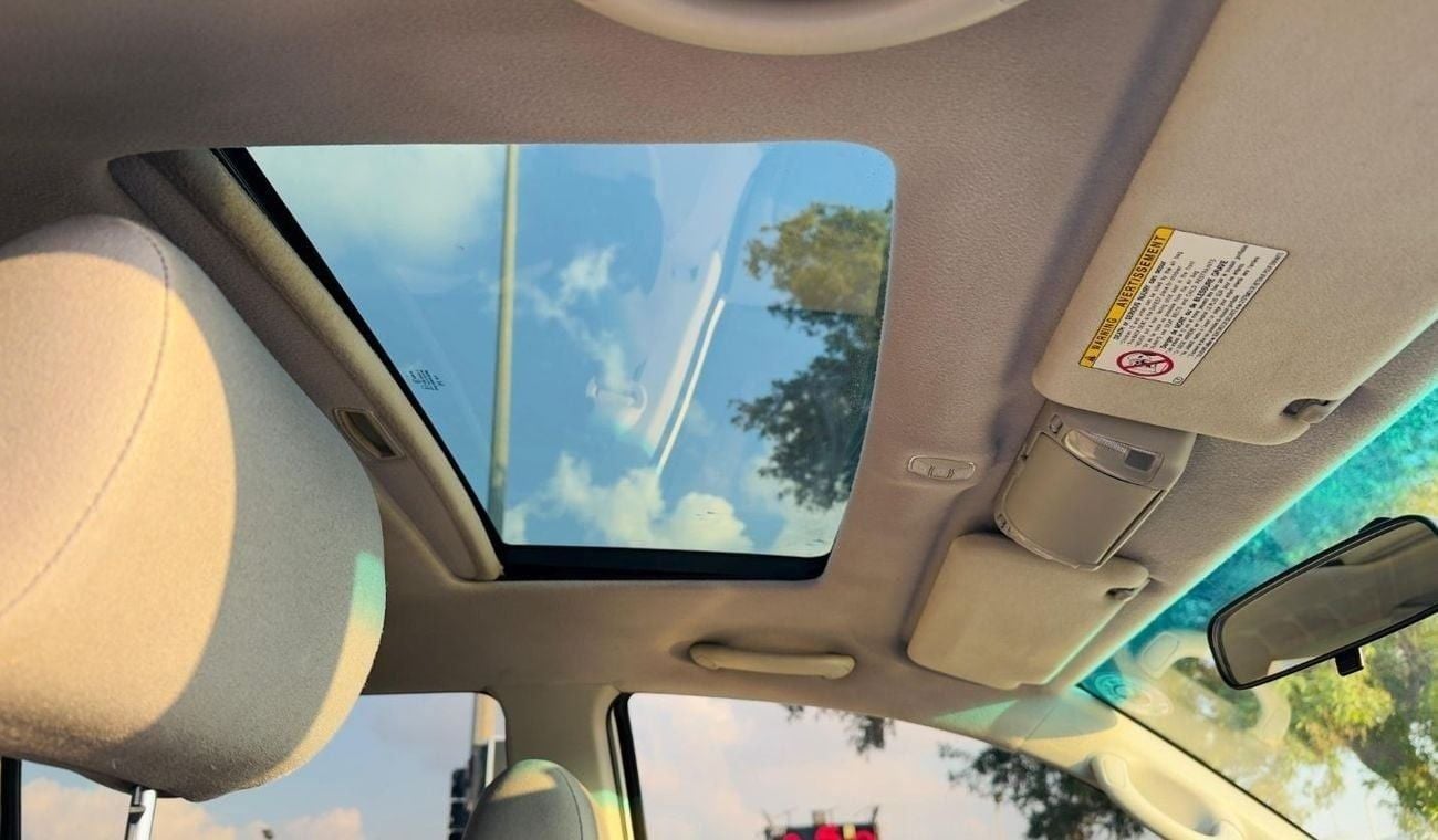 Toyota Hilux AFTER MARKET CANOPY WITH ROOF RACK | RHD | 2011 | 3.0L DIESEL ENGINE | MT | SUNROOF | 4WD