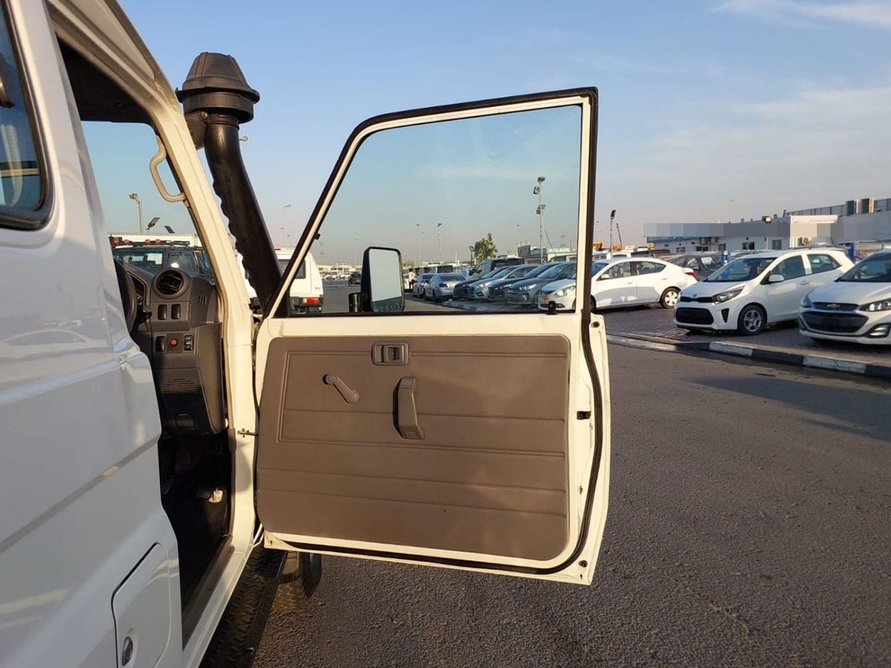 تويوتا لاند كروزر TOYOTA LAND CRUISER SUV RHD 2017 MODEL 4.2 L DIESEL MANUAL(PM89605)