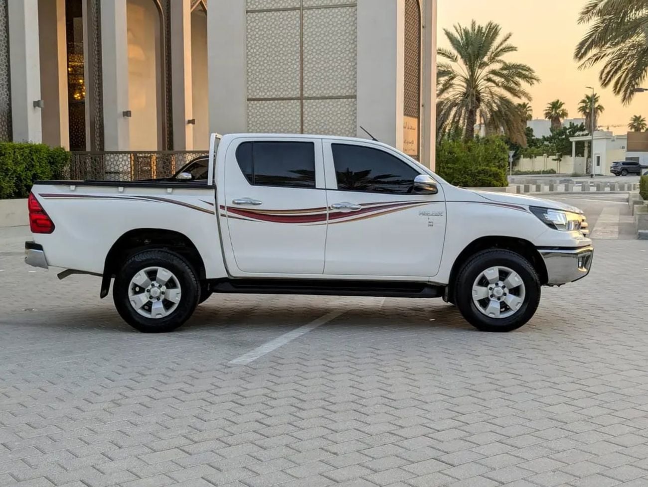 Toyota Hilux GCC Specs | 2.4L Diesel | 4x4 | Excellent Condition