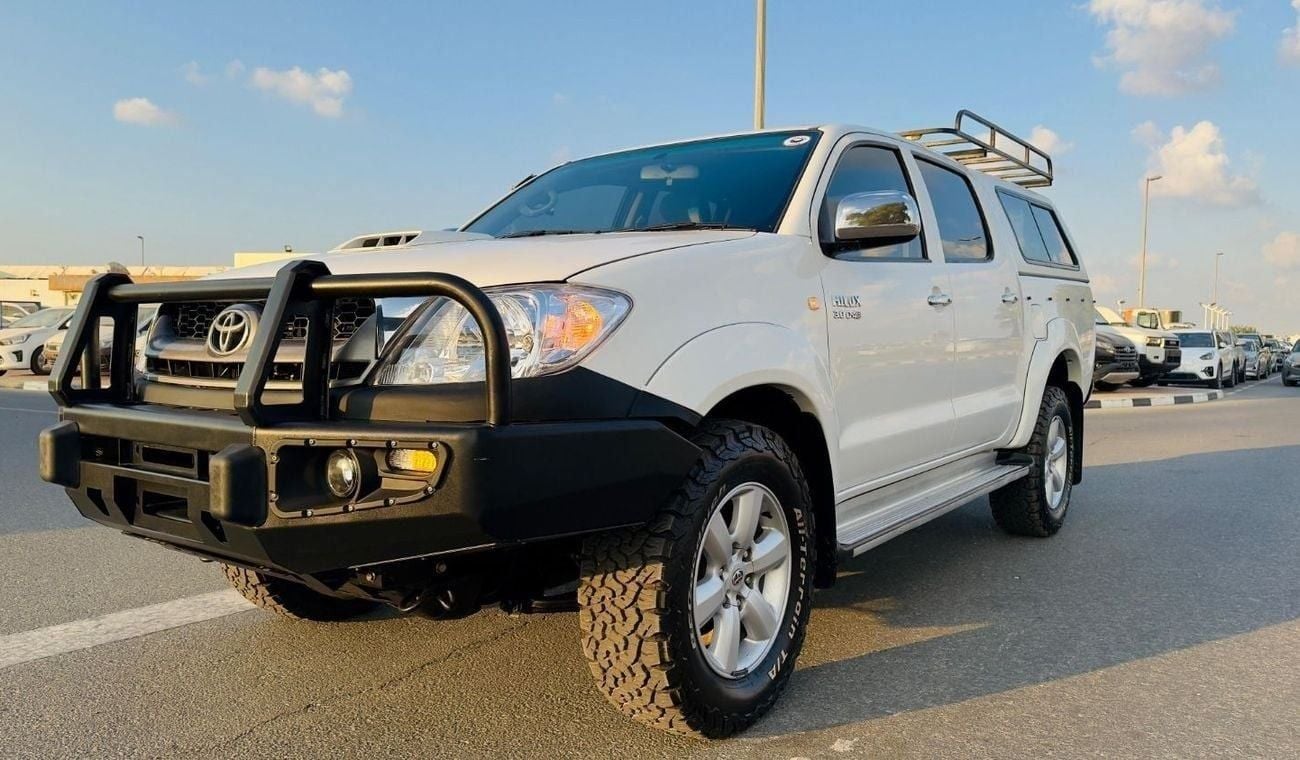 Toyota Hilux AFTER MARKET CANOPY WITH ROOF RACK | RHD | 2011 | 3.0L DIESEL ENGINE | MT | SUNROOF | 4WD
