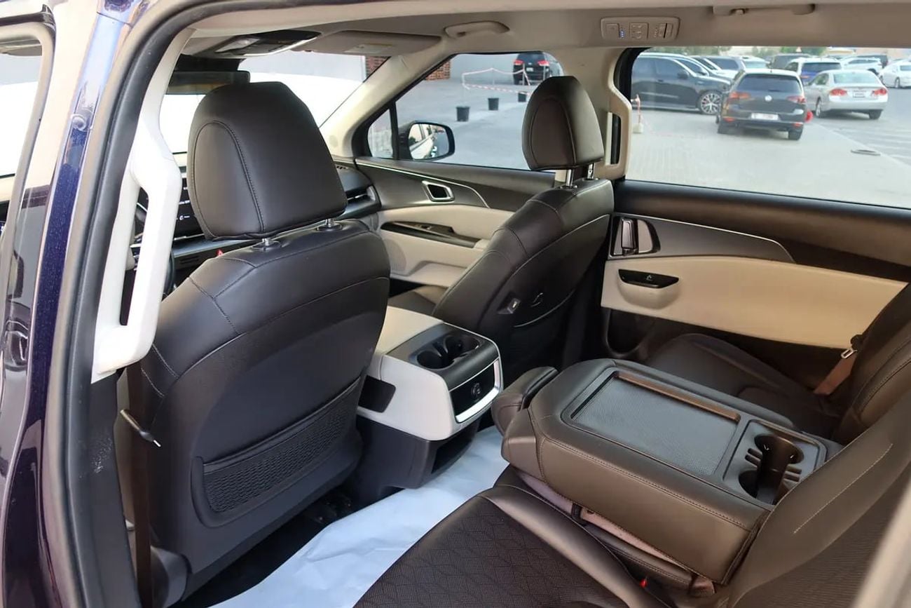 Kia Carnival EX - American Specs - Low Mileage MPV