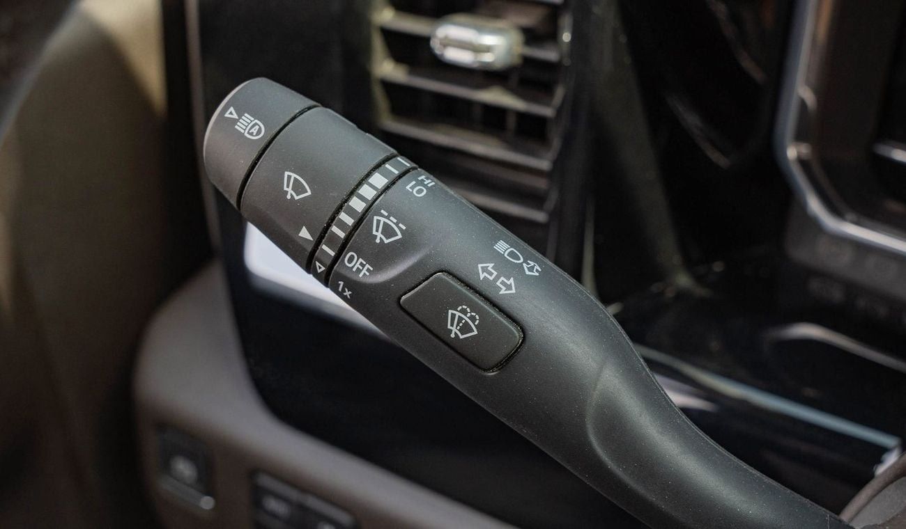 GMC Sierra 2025 GMC Sierra SLE V8 5.3L AT Petrol Single Cab (Black)