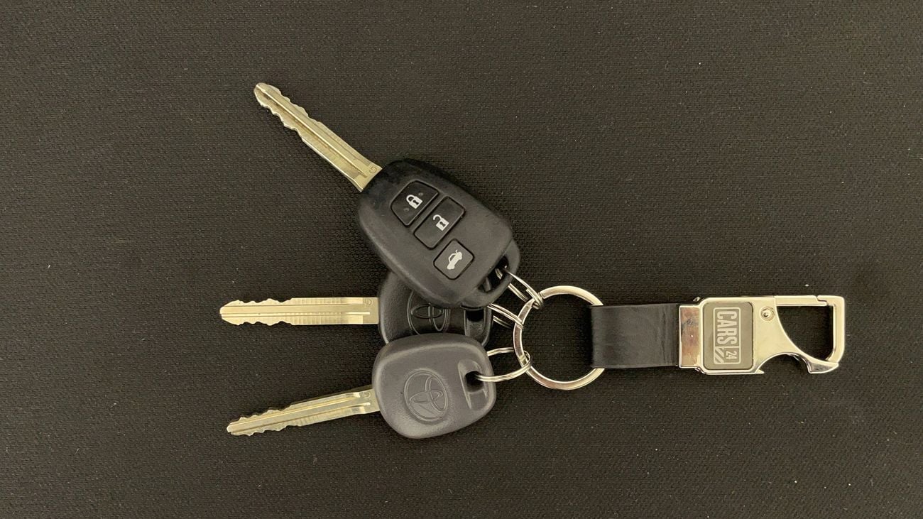 تويوتا يارس SE 1.5 | بدون دفعة مقدمة | اختبار القيادة في المنزل