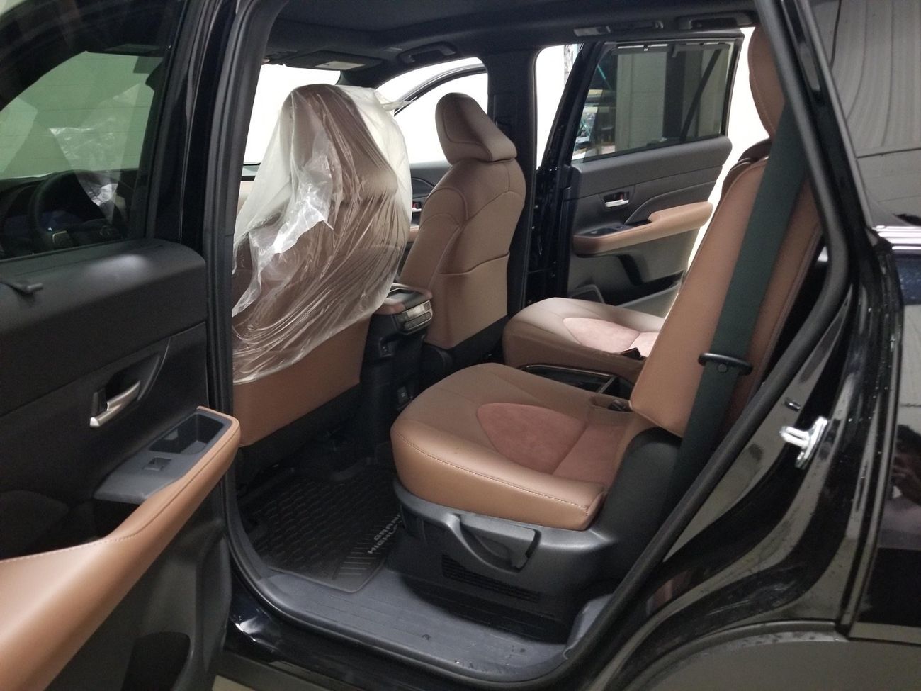 تويوتا جراند هايلاندر 26/26 model year PLATINUM HYBRID MAX