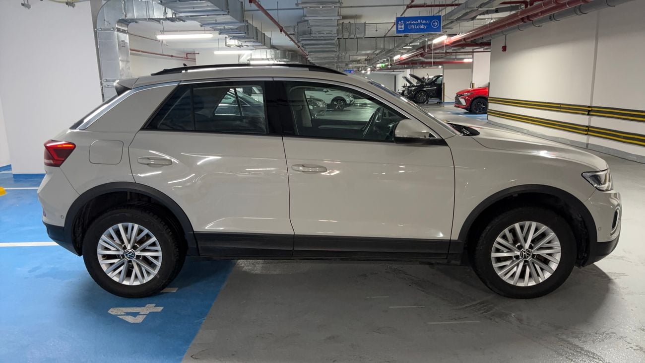Volkswagen T-ROC LIFE 2023 LIFE | AED 919/Month | 0 DP | 30 Day Return | Warranty | Service History