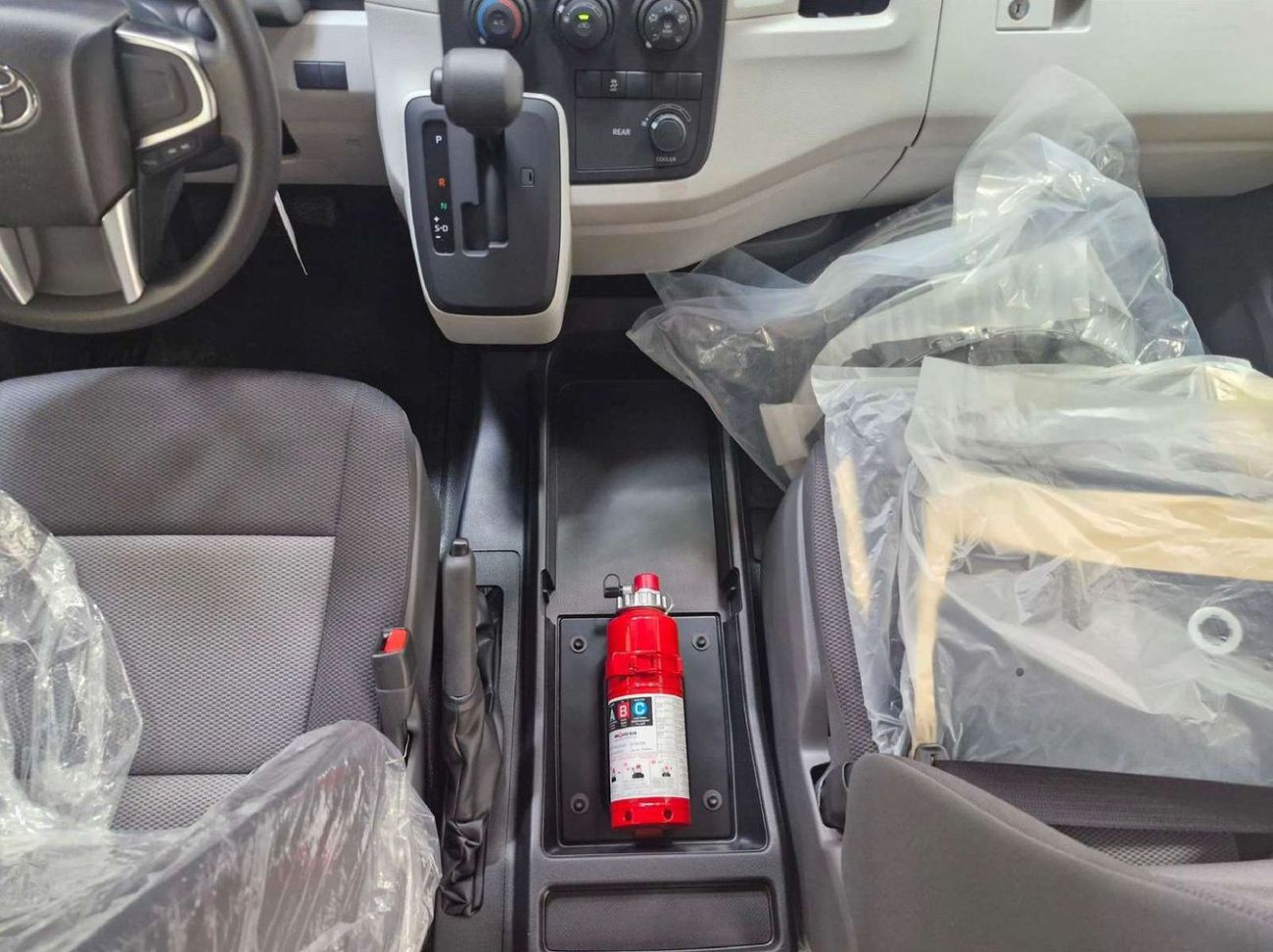 Toyota Hiace HIGH-ROOF, 3.5L V6, 24-VALVE DOHC, VVT-AT 2026 MODEL