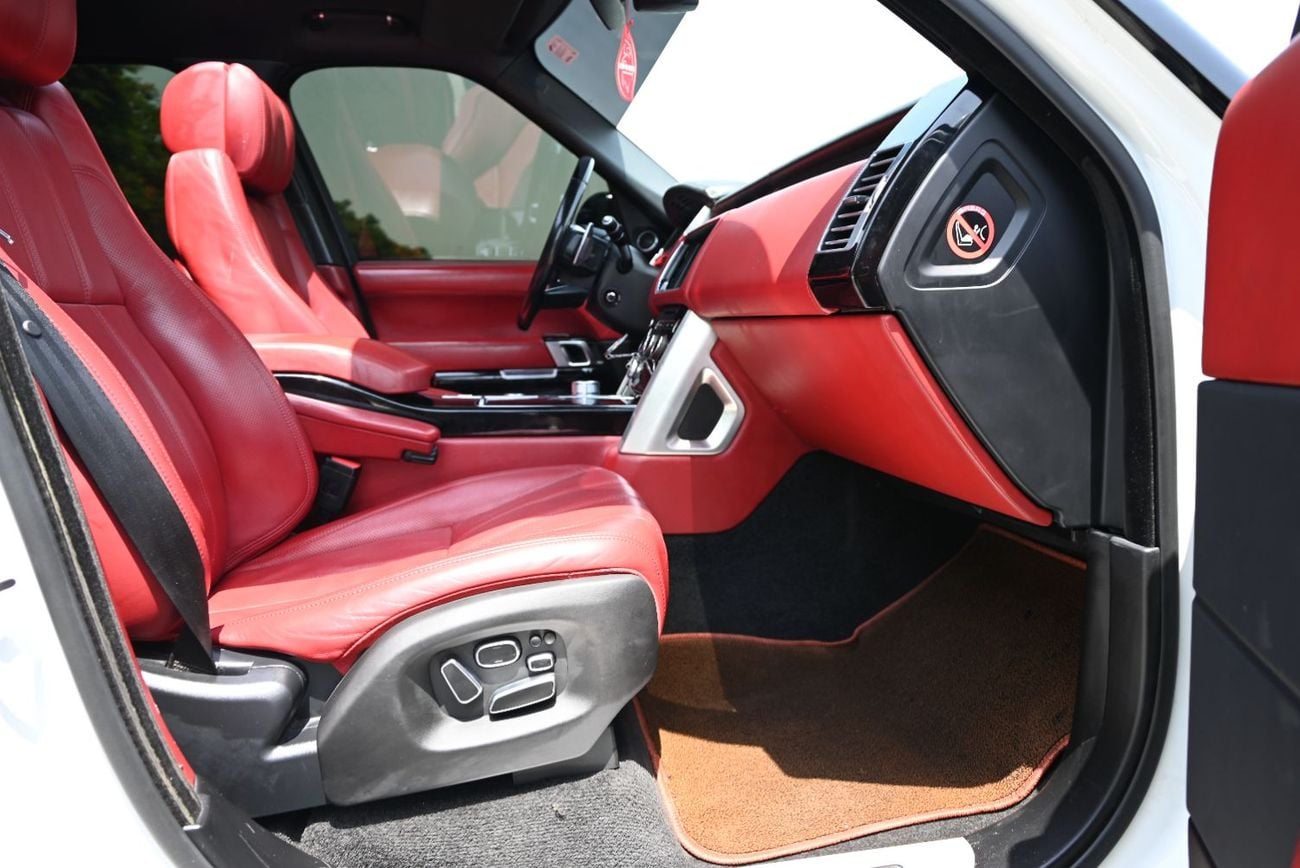 Land Rover Range Rover AUTOBIOGRAPHY -  AGENCY MAINTAINED - ACCIDENT FREE - RANGE ROVER SUPERCHARGED 2015 - GCC - WELL MAIN