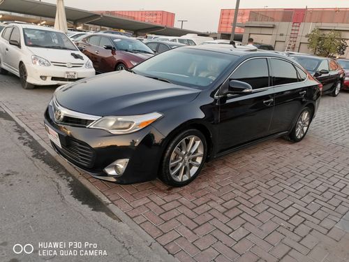 Toyota Avalon XLE 3.5L In excellent condition and requires no expenses