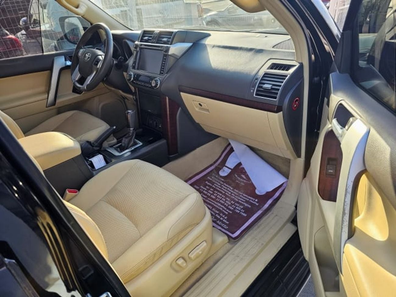 Toyota Prado VXR 4.0L 4WD LHD-GCC SPECS-Automatic-petrol-6 Cylinders-7 Seats-5 Doors