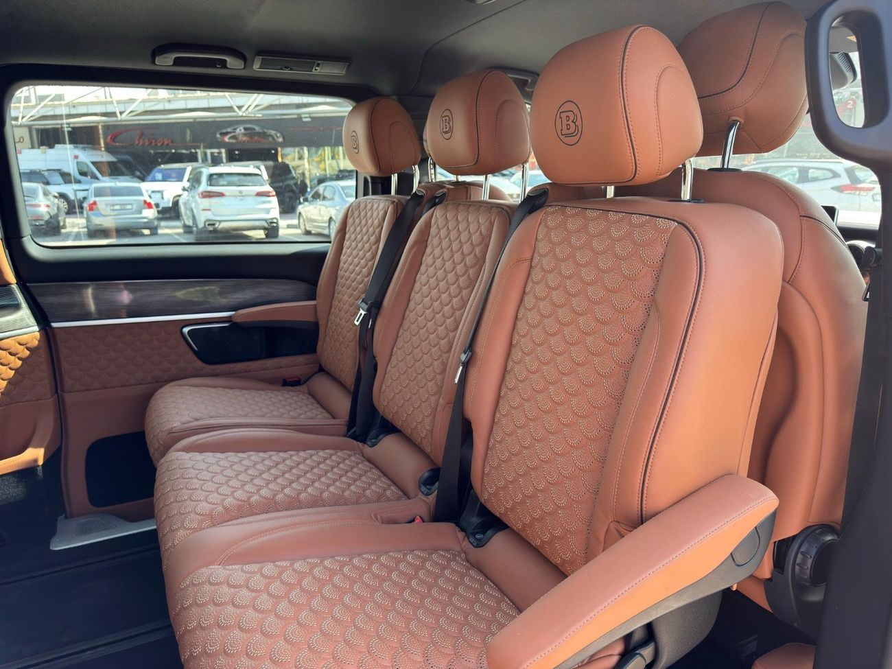 مرسيدس بنز فانيو 