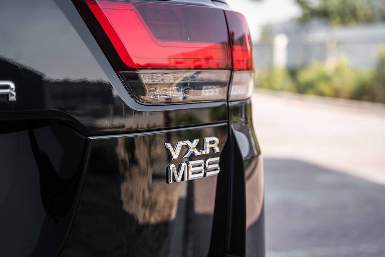 Toyota Land Cruiser 3.3L DIESEL VXR FULL OPTION WITH MBS AUTOBIPGRAPHY VIP SEAT AND ROOF STAR LIGHT