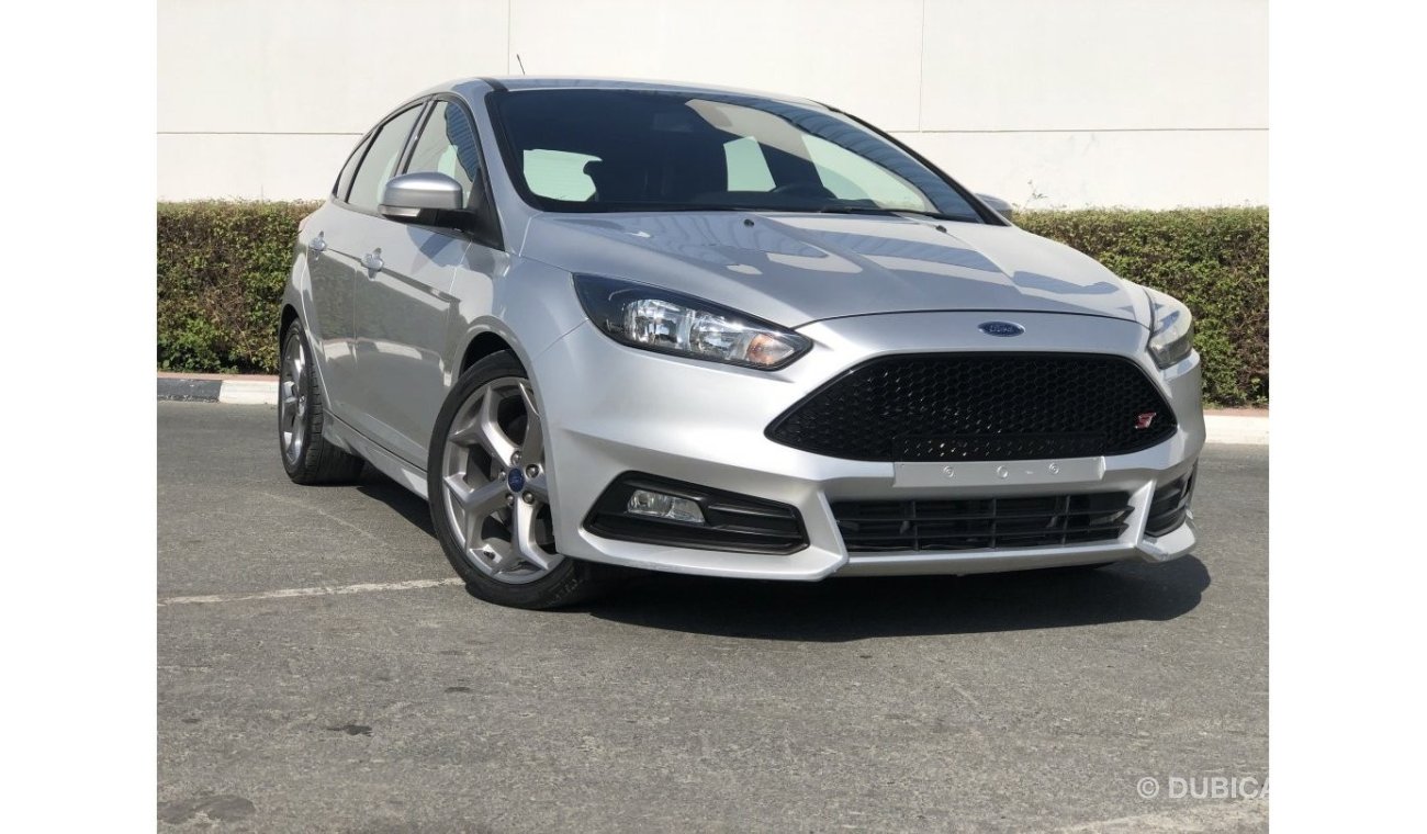 فورد فوكاس FORD FOCUS ST 2016 FULL OPTION ONLY 926X60 MONTHALY FREE UNLIMETED KILOMETER WARRANTY