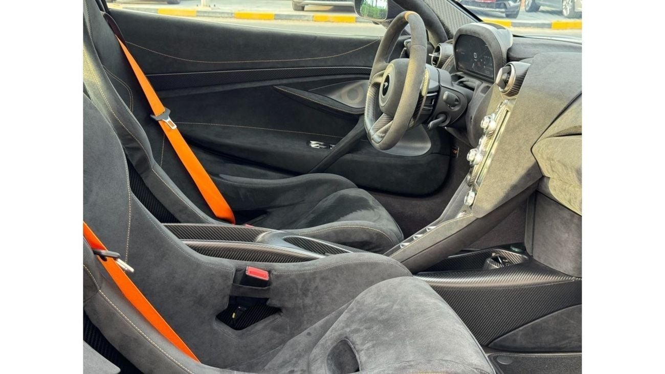 McLaren 765LT Std GCC SPEC 1 OF 765 CARBON FIBER NEAT AND CLEAN