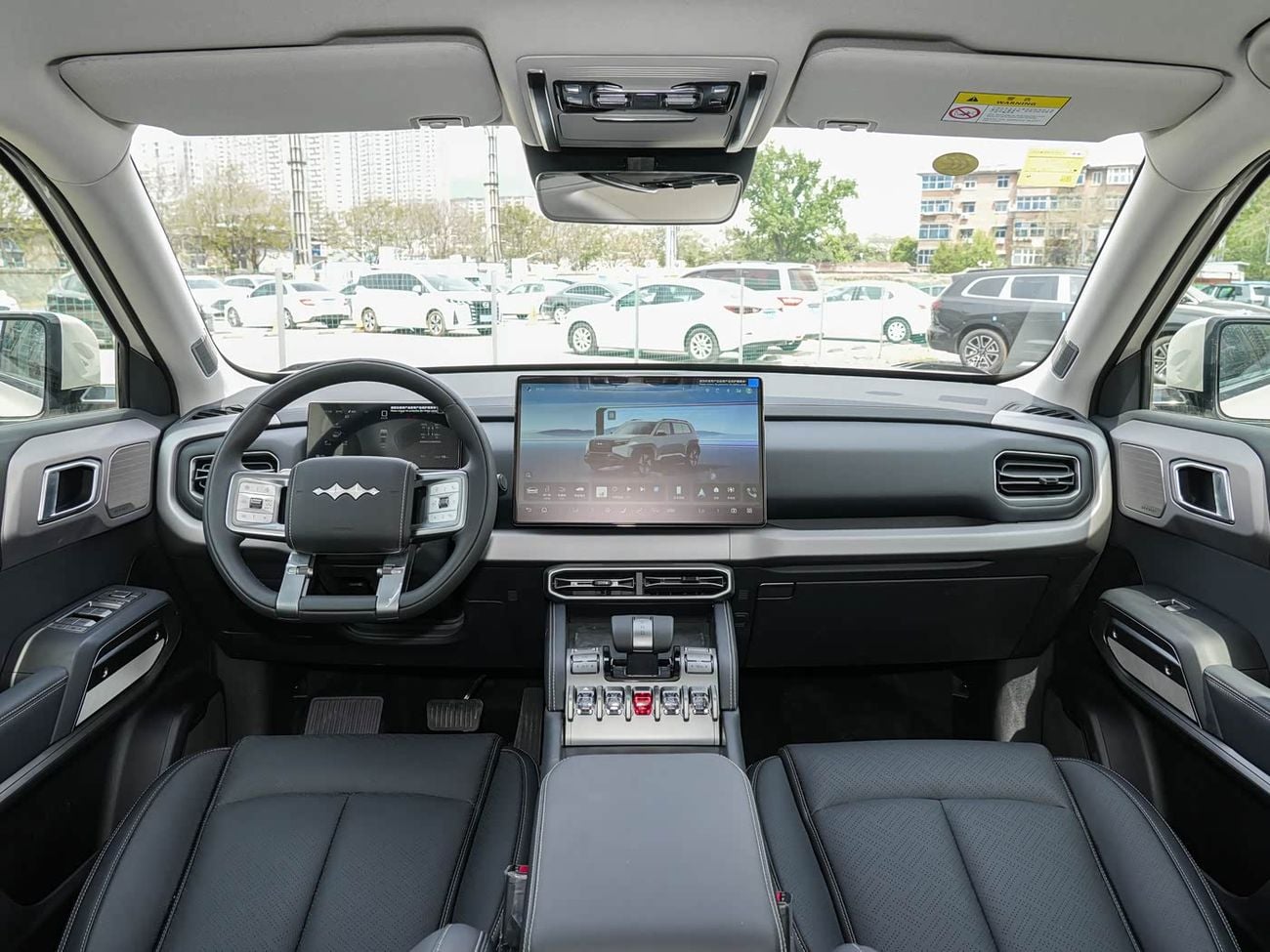 بي واي دي Leopard 3 TITANIUM Featuring the letter "T", a top speed of 501 km/h, and a four-wheel drive super-powerful ve