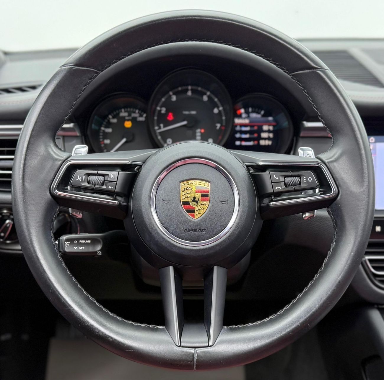 Porsche Macan Std 2.0L (252 HP) 2022 Porsche Macan, Warranty, Full Service History, Excellent Condition, GCC