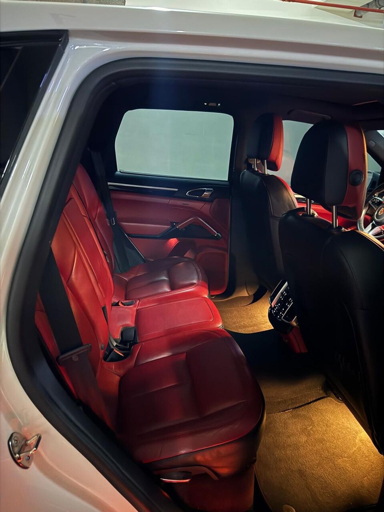 Porsche Cayenne Platinum Edition