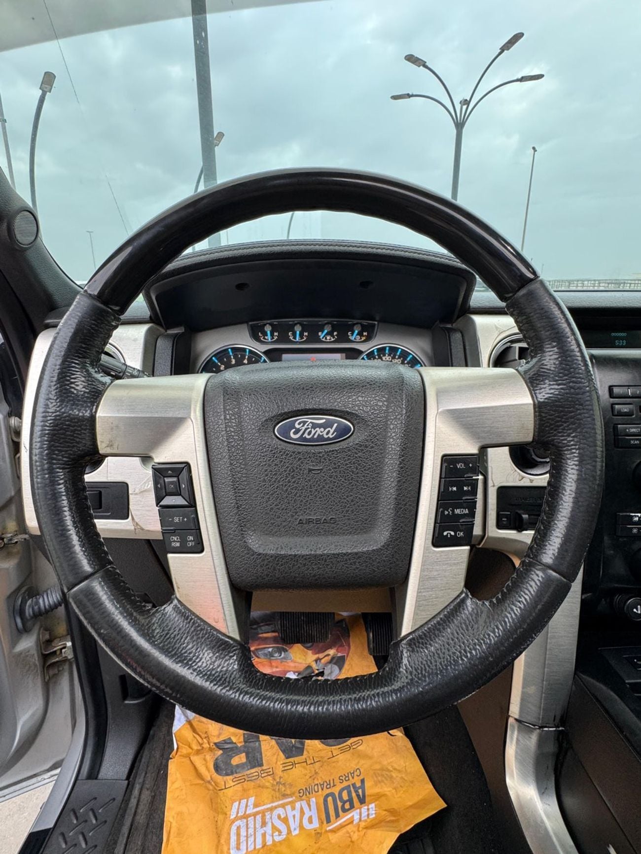 Ford F-150 FORD F-150 PLATINUM - THE APEX OF LUXURY & POWER