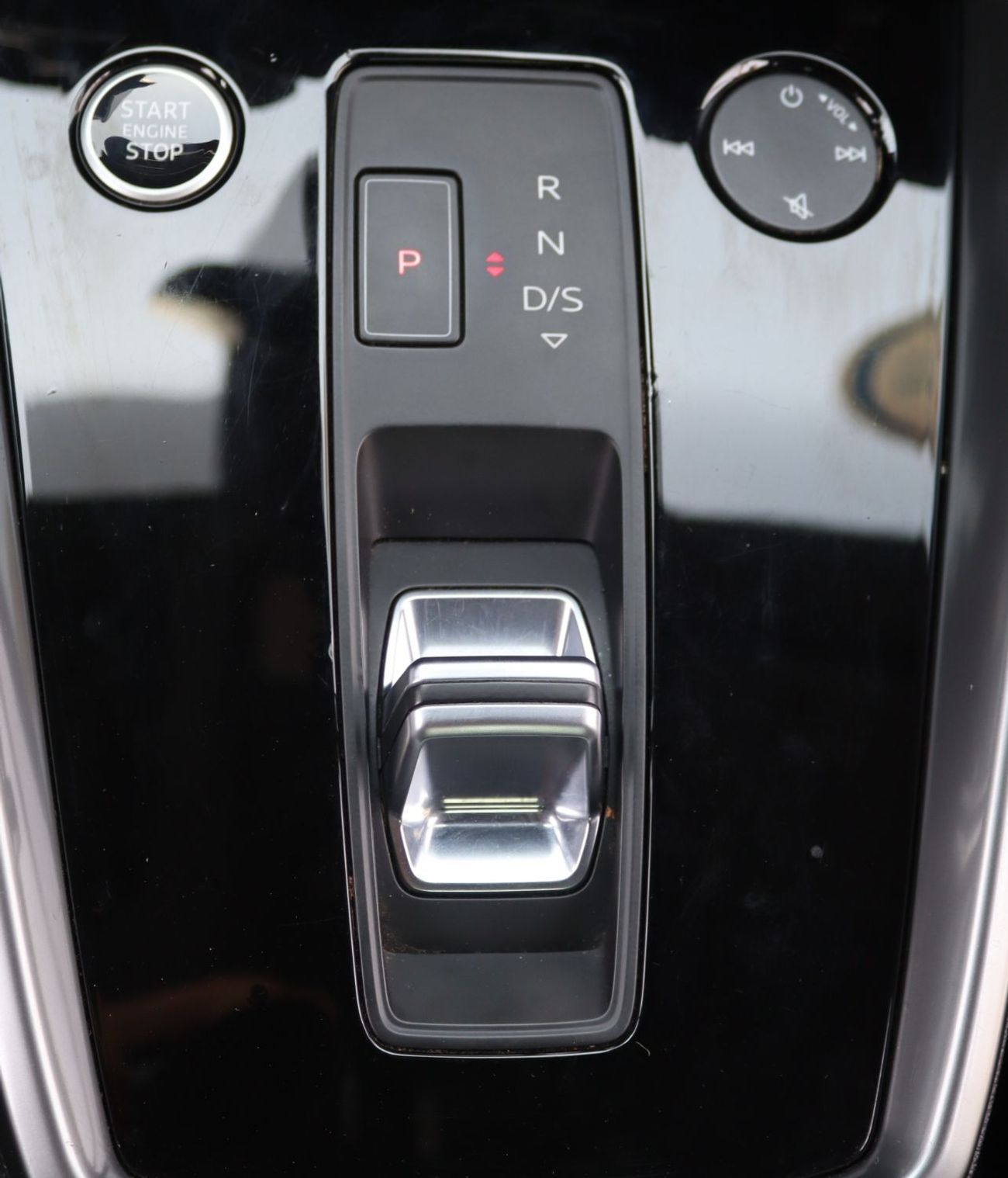 Audi A3 35 TFSI 1.4L 35  AUDI 2022 GCC model in excellent condition with a 1.4L engine - 4 cylinders and a m