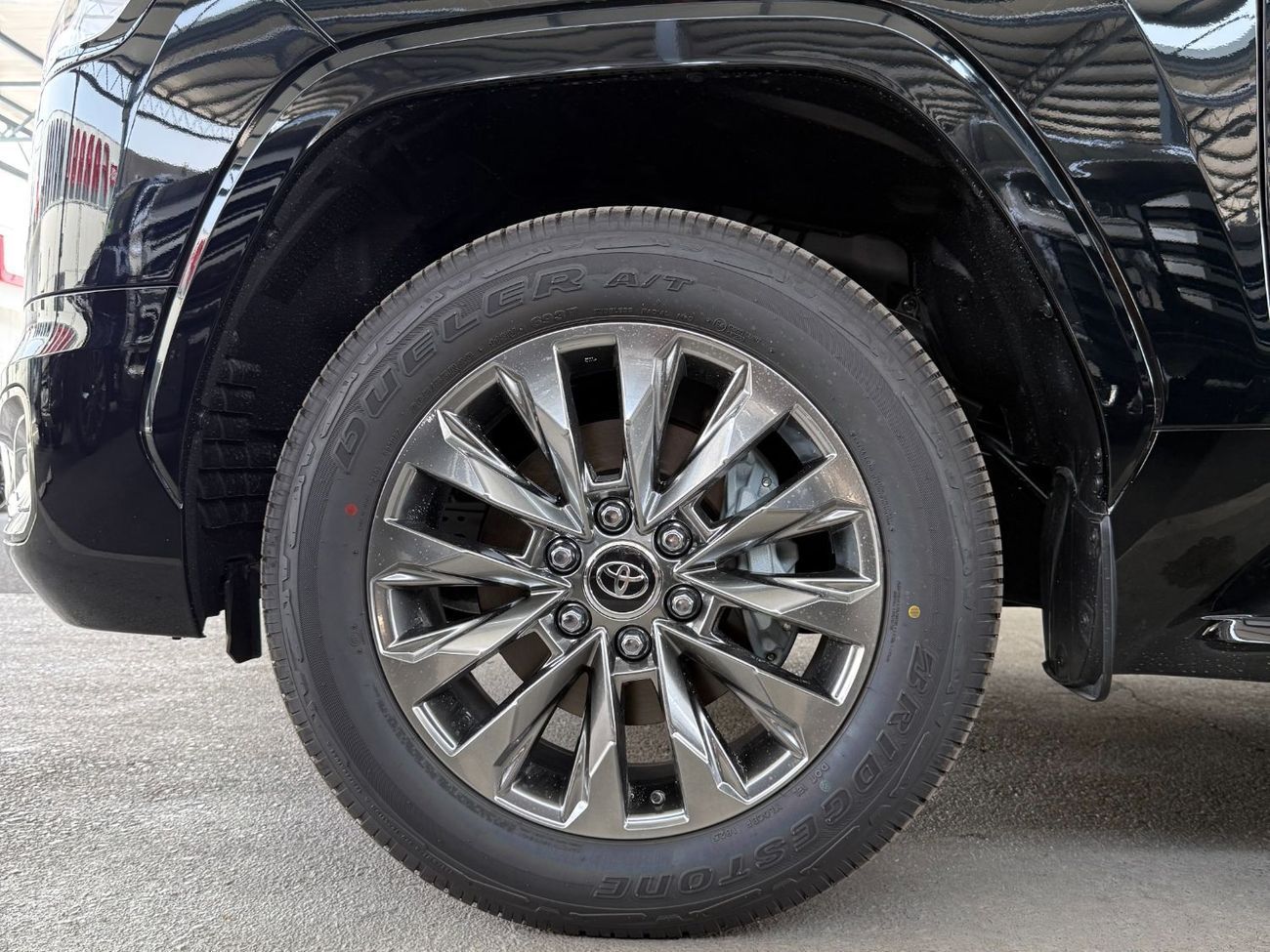 تويوتا لاند كروزر VXR 3.5 HYBRID TWIN TURBO **التصدير فقط خارج الخليج**EXPORT ONLY**