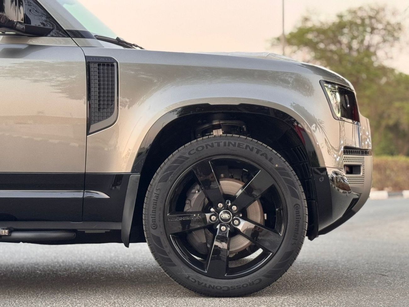 لاند روفر ديفندر P400 110 HSE 3.0L (5 Seater)