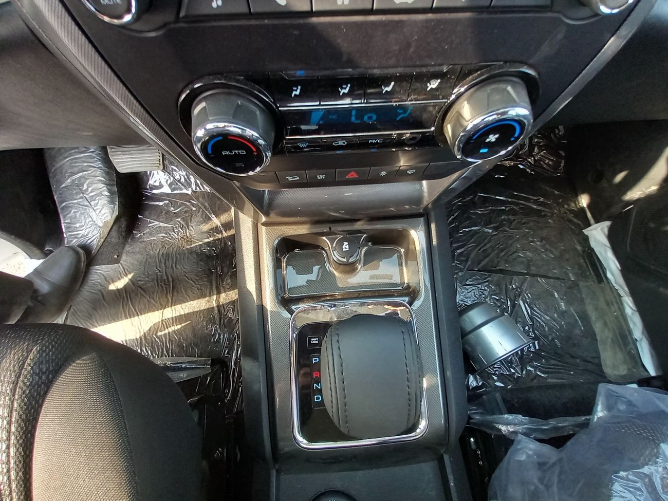 ماهيندرا سكوربيو 2.2L MHAWK TURBO DIESEL / "7" DVD SCREEN / 4WD