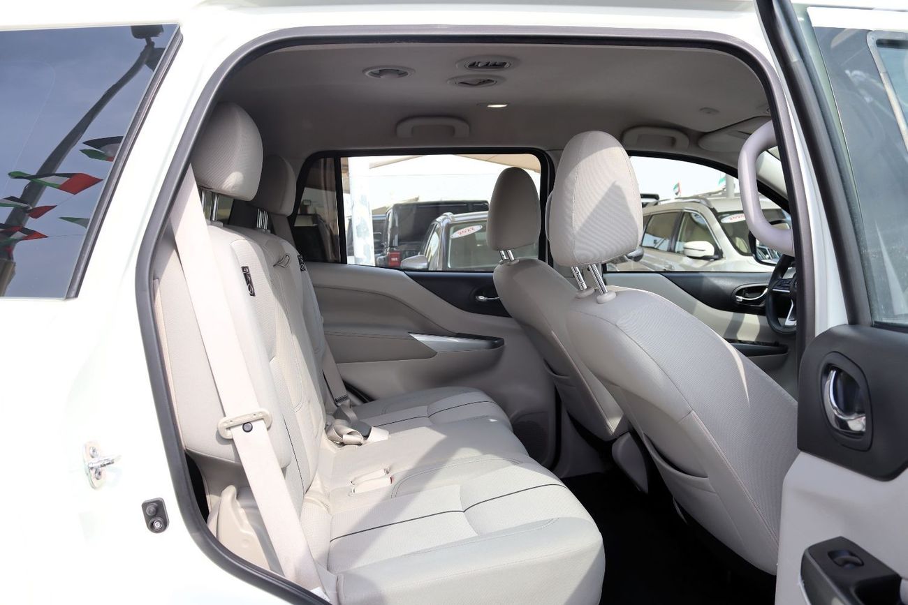 نيسان إكستيرا SE 2.5L RWD