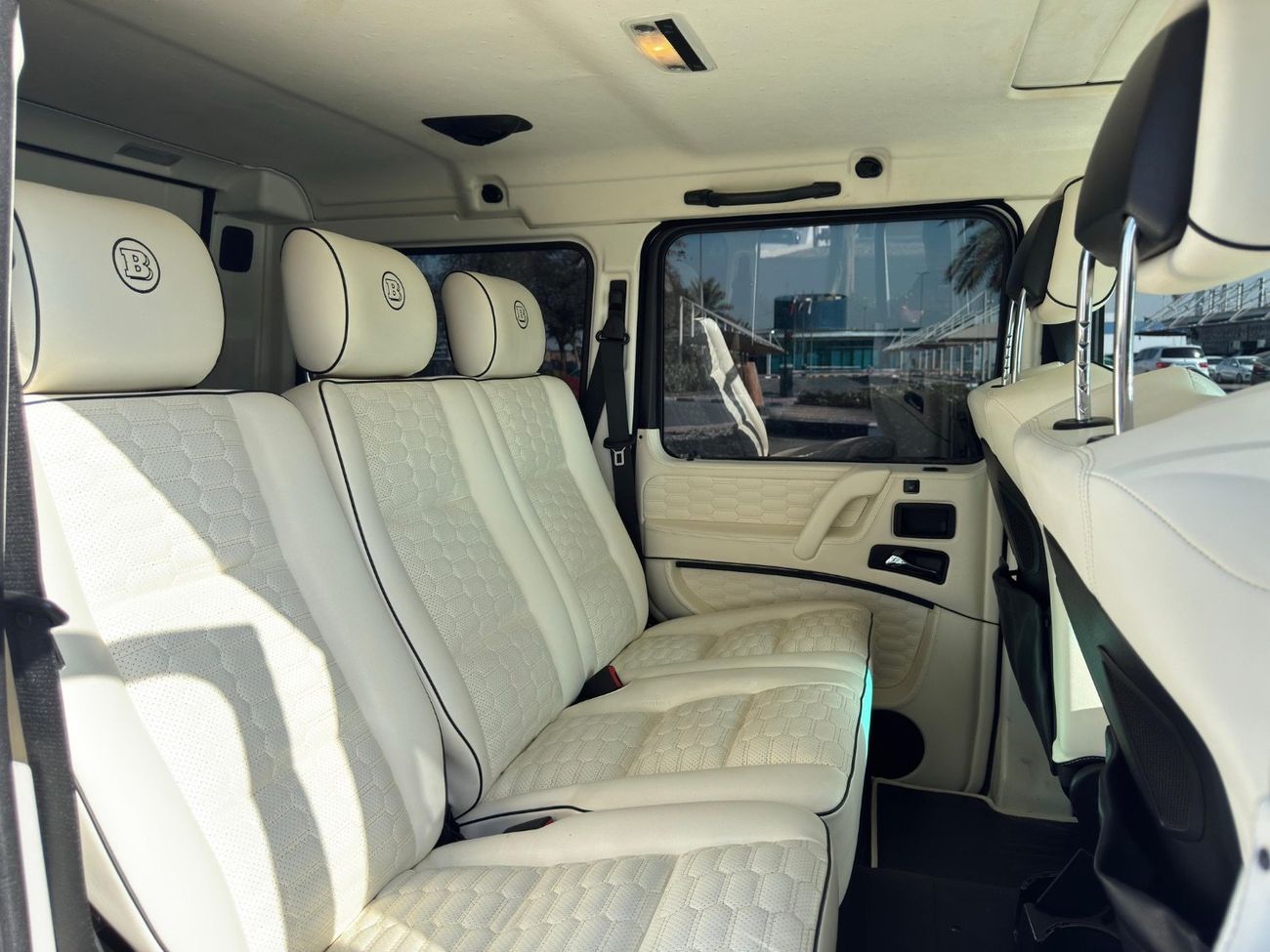 Mercedes-Benz G 500 Std 4.0L (422 HP)