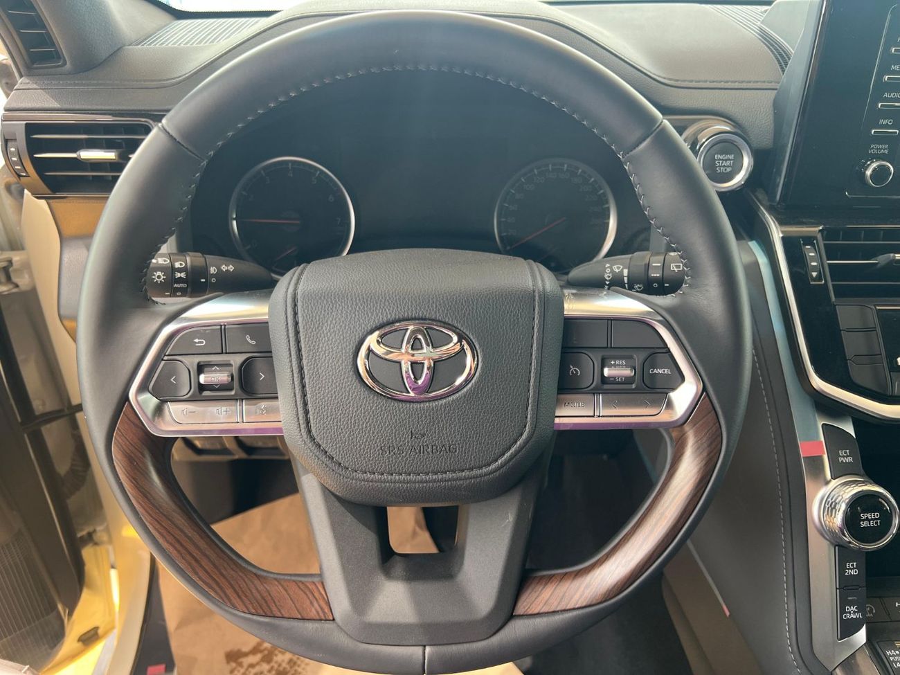 تويوتا لاند كروزر TOYOTA LAND CRUISER VX - EUR - MODEL 2023 - ENG 4.0L