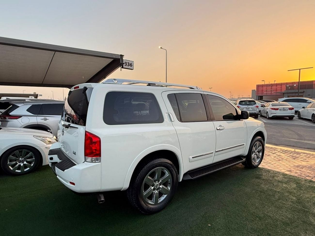Nissan Armada LE first owner, two original keys