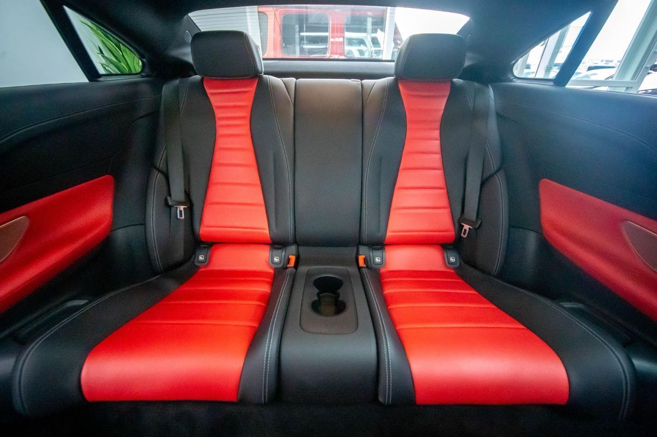 Mercedes-Benz E200 Mercedes-Benz E200 AMG 2024 Coupe – Highlights