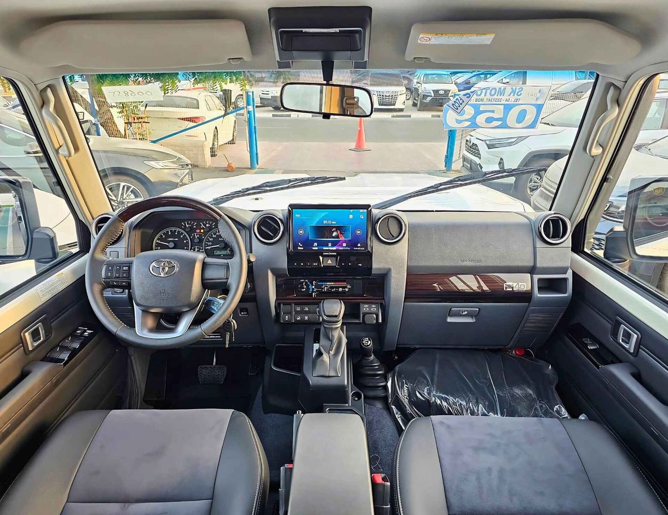 تويوتا لاند كروزر 70 LC76 / 4.0L PETROL A/T  / DIFF LOCK / REFRIGETOR / FULL OPTION / CODE# LC76