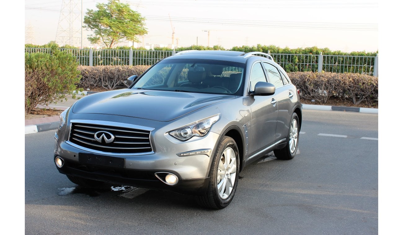 Infiniti QX70 2014 /Full Loaded/ V6/ GCC/ full service history