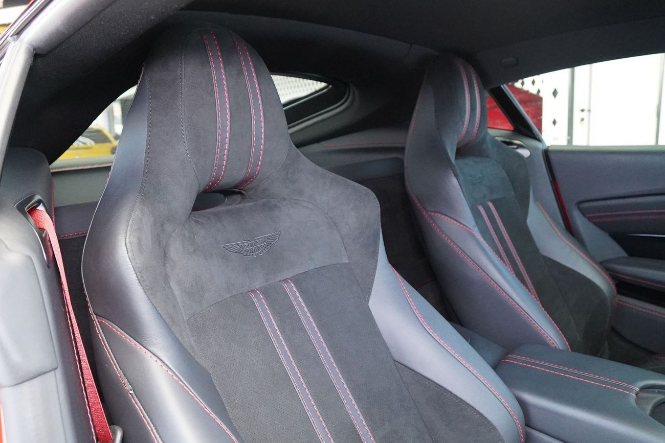 Aston Martin V12 Vantage