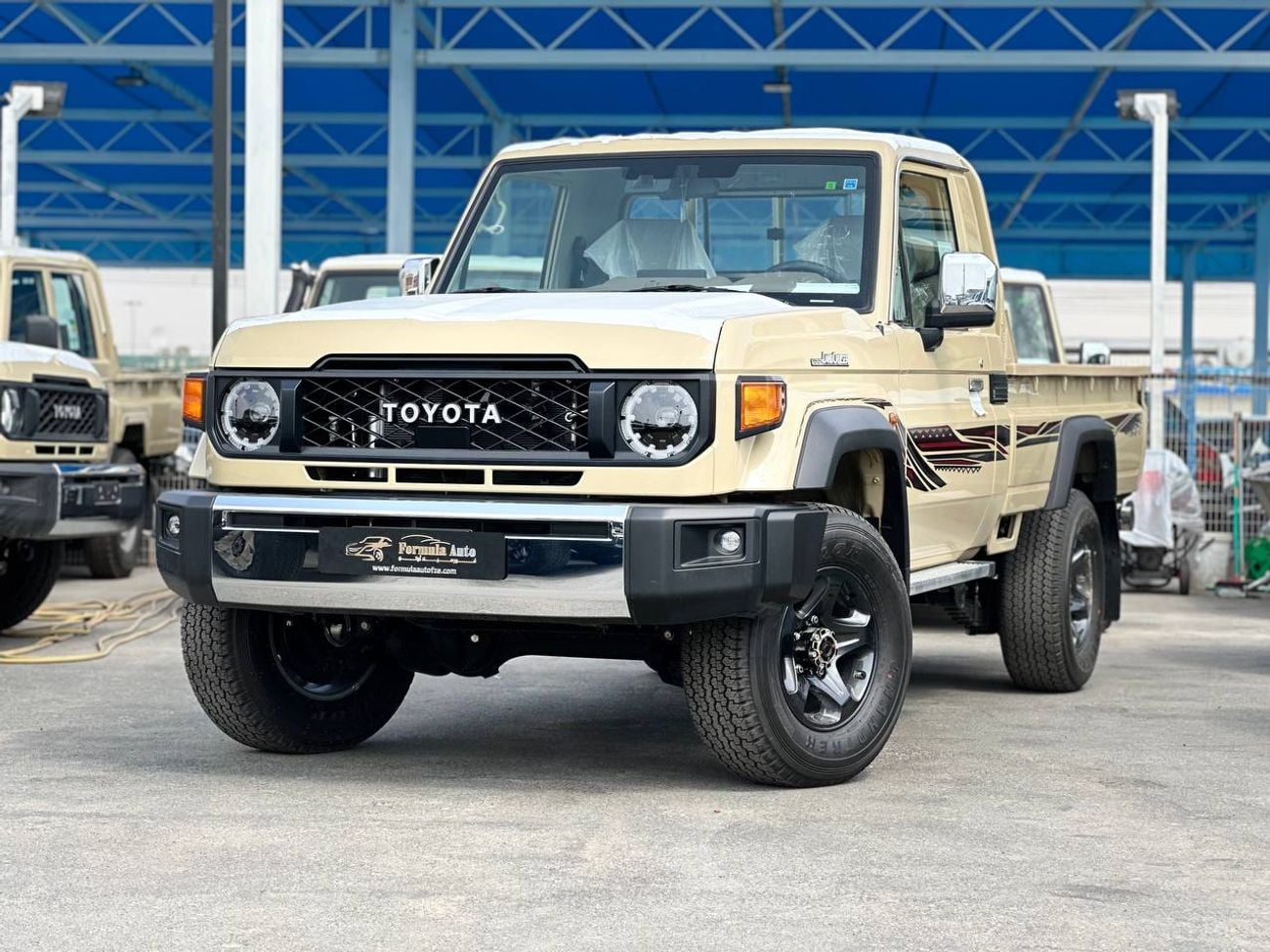 تويوتا لاند كروزر بيك آب LC79، محرك 2.8 لتر ديزل، ناقل حركة يدوي // 2026 // فئة عالية مع رادار، قفل تفاضلي، مشغل DVD وكاميرا 