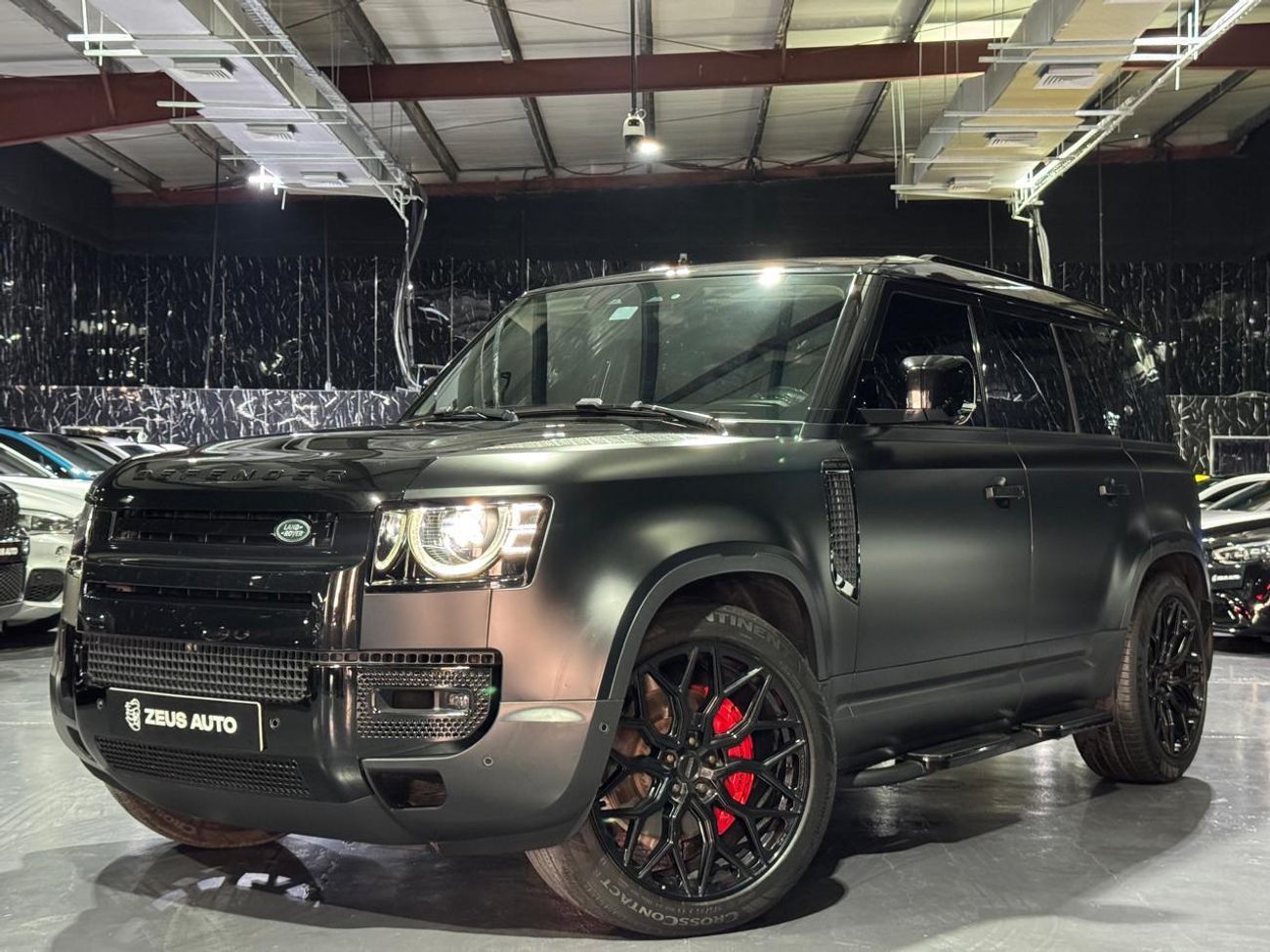 لاند روفر ديفندر 110 SE P400 3.0L 2023 Land Rover Defender, 2028 Land Rover Defender Warranty + Service Pack, GCC