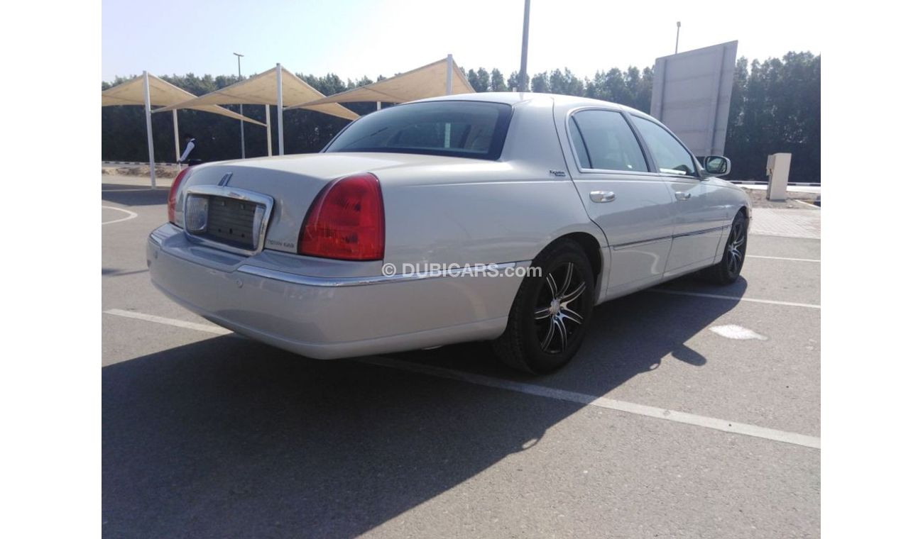 Lincoln Town Car Lincoln Cartown 2005 custam paper very good car