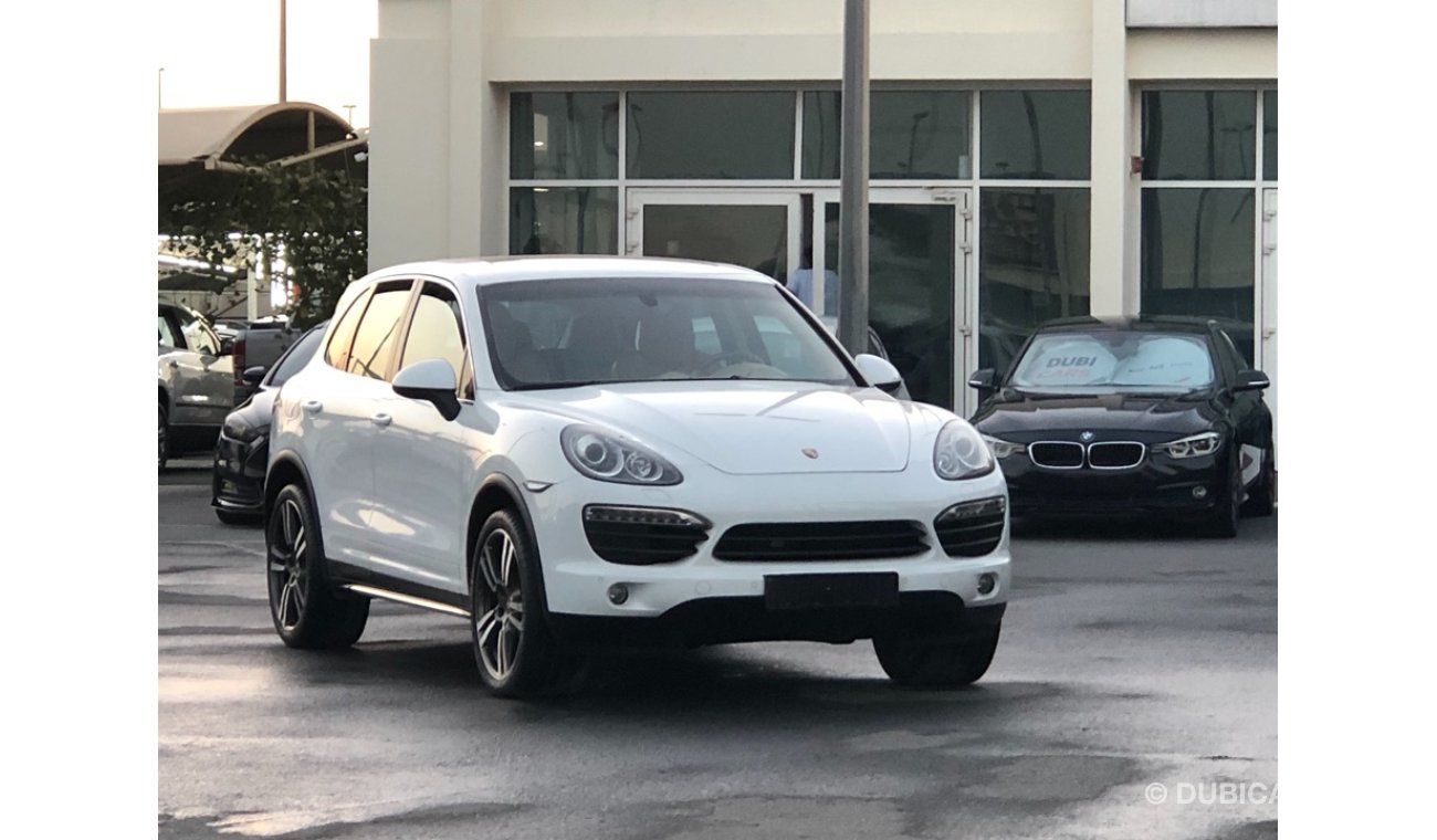 Porsche Cayenne S PORSCHE CAYENNE S MODEL 2013 GCC car prefect condition full option panoramic roof