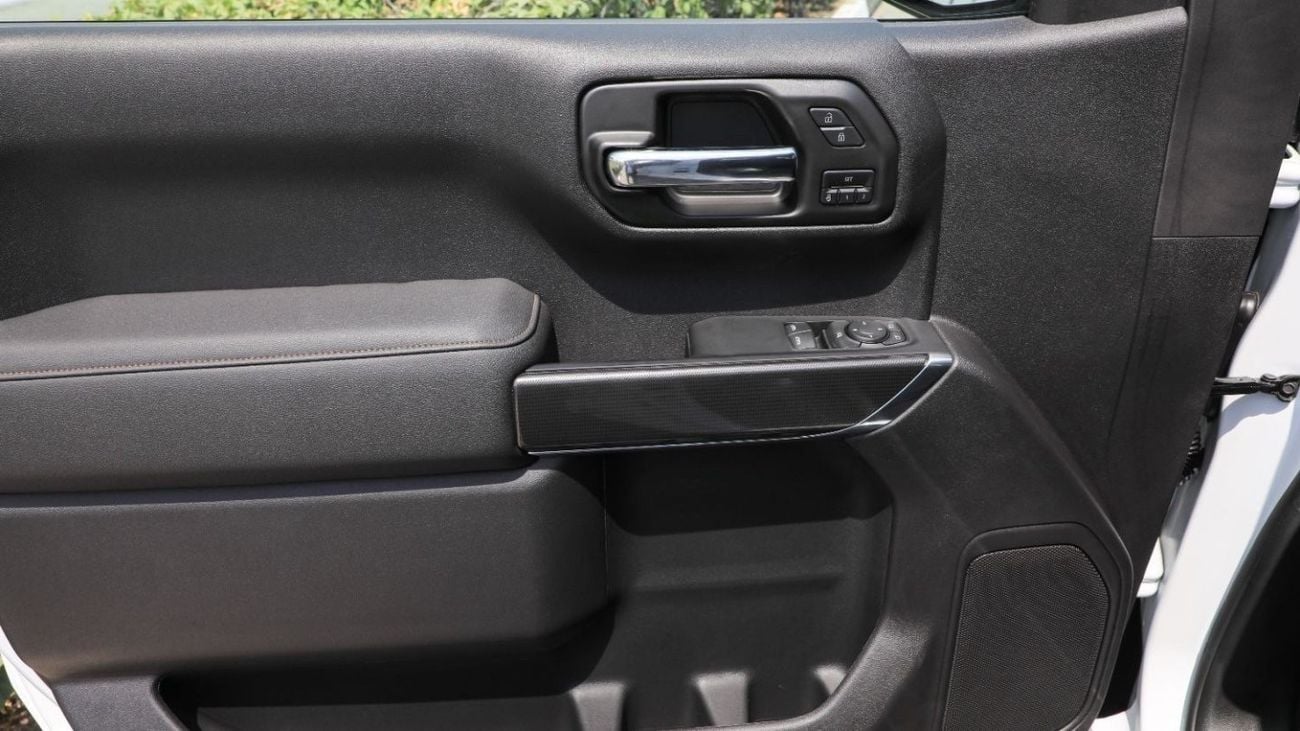 GMC Sierra Regular Cab 2-Doors AT4 5.3 V8.3 Years Warranty&Service. For Local Registration +5%