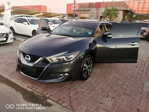 Nissan Maxima SV 3.5L Excellent condition inside and outside