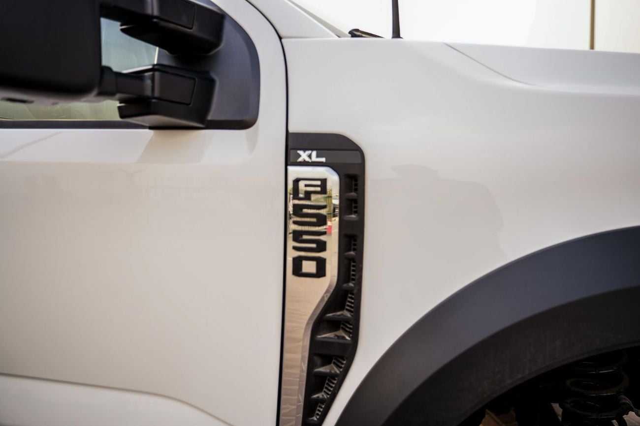 Ford F-550 Ford F-550 Super Duty Chassis Cab