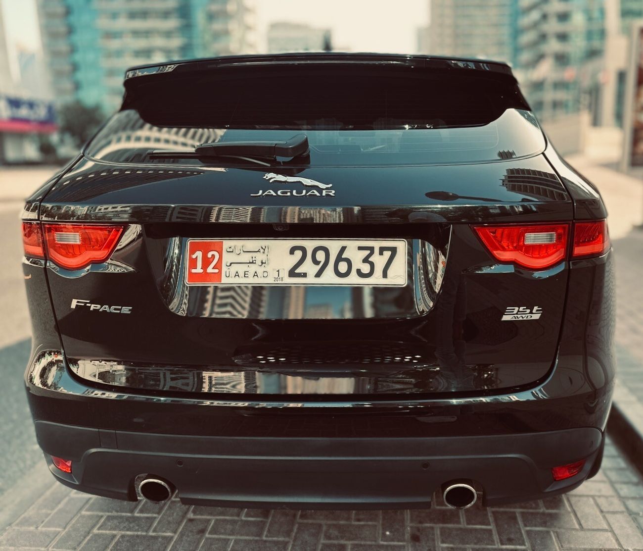 Jaguar F Pace V6 Supercharged F-Pace + HUD, Paddles, Sports mode, Cruise Control, Descent control