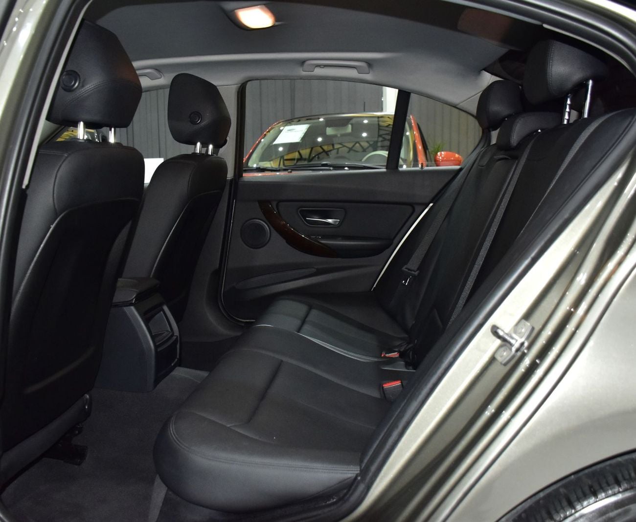 بي أم دبليو 318i EXCELLENT DEAL for our BMW 318i ( 2016 Model ) in Brown Color GCC Specs